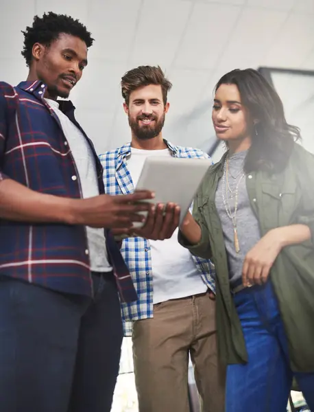 Nowoczesne biuro z widokiem na miasto